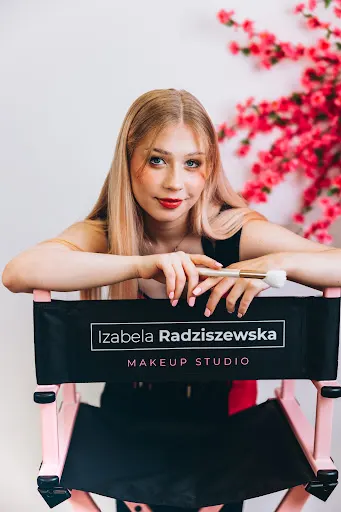 Izabela Radziszewska Makeup. Makijaż, stylizacja brwi i lifting rzęs.